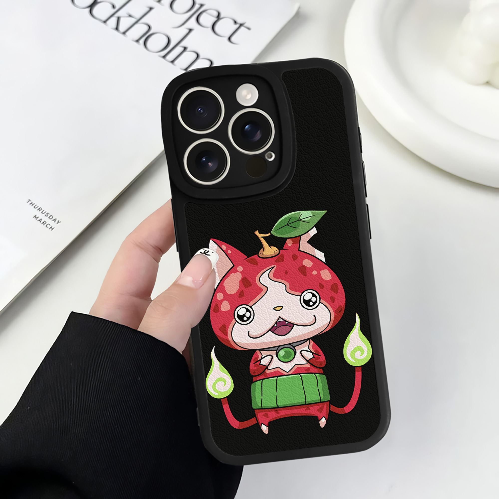 （画像用） 妖怪ウォッチ Yo-kai Watch 【iPhone 16シリーズ対応】シリコンスマホケース（レザー調） 材質：シリコン
